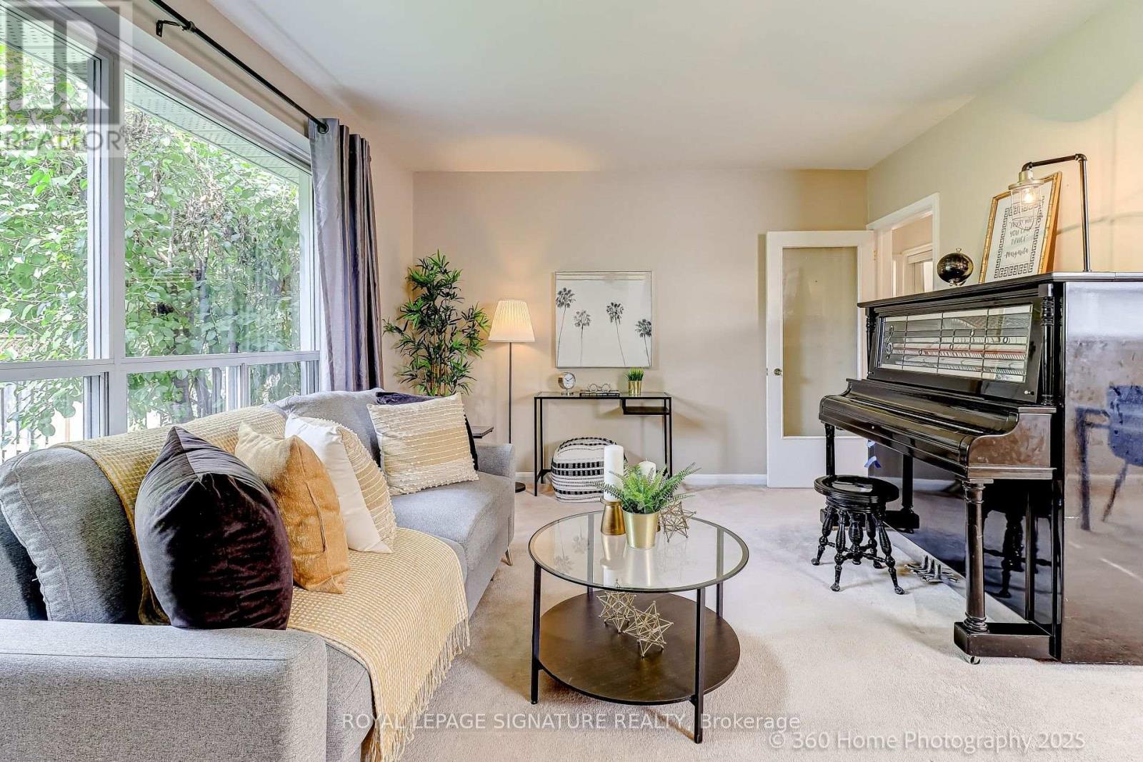 87 Combermere Drive, Toronto, Ontario  M3A 2W4 - Photo 6 - C12447450