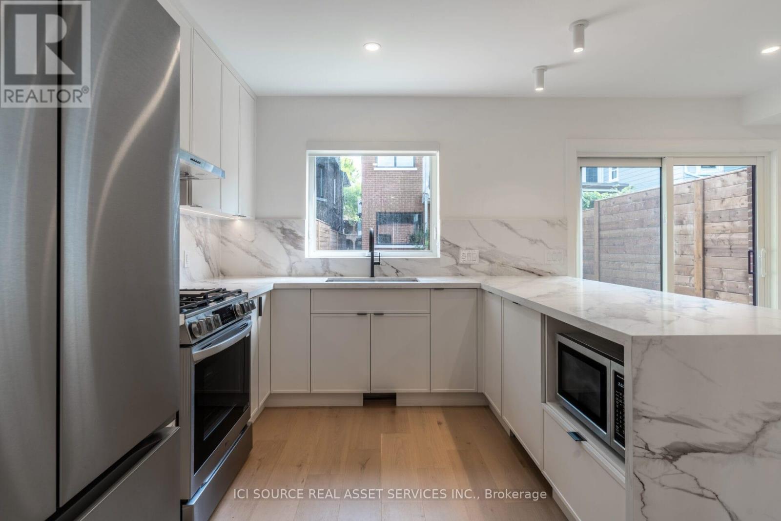 5 - 328 Shaw Street, Toronto, Ontario  M6J 2X2 - Photo 10 - C12447462