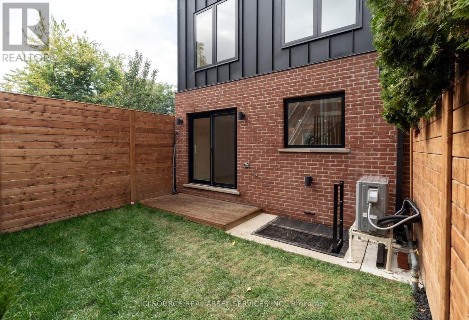 5 - 328 Shaw Street, Toronto, Ontario  M6J 2X2 - Photo 2 - C12447462