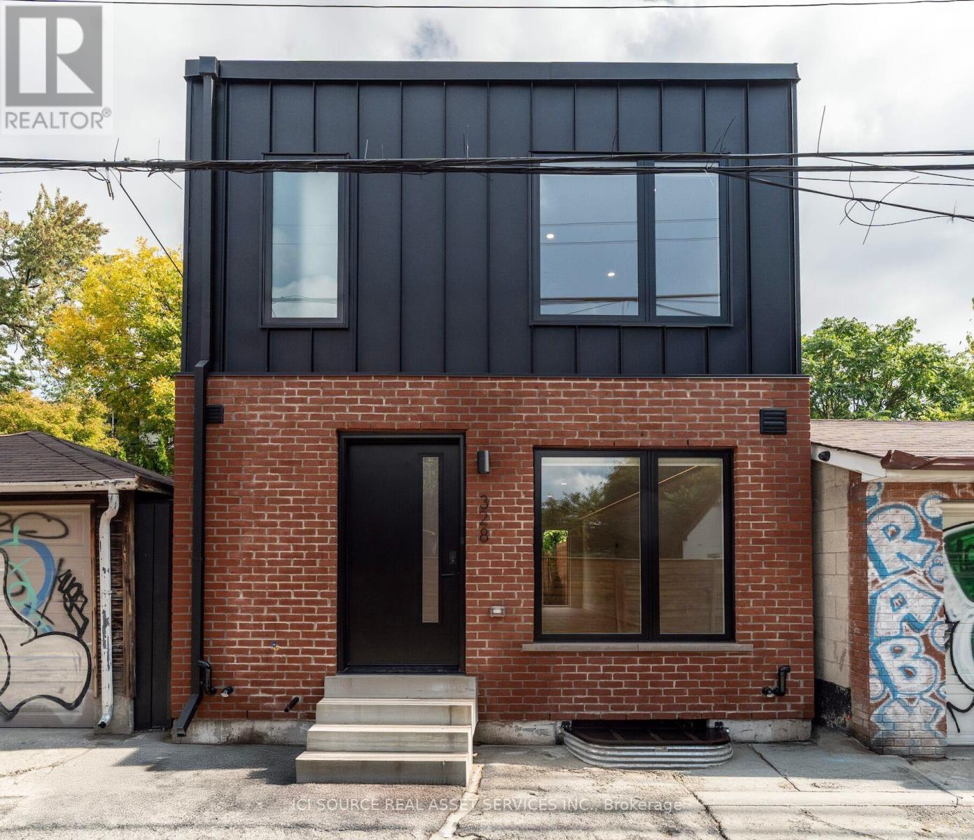5 - 328 Shaw Street, Toronto, Ontario  M6J 2X2 - Photo 3 - C12447462