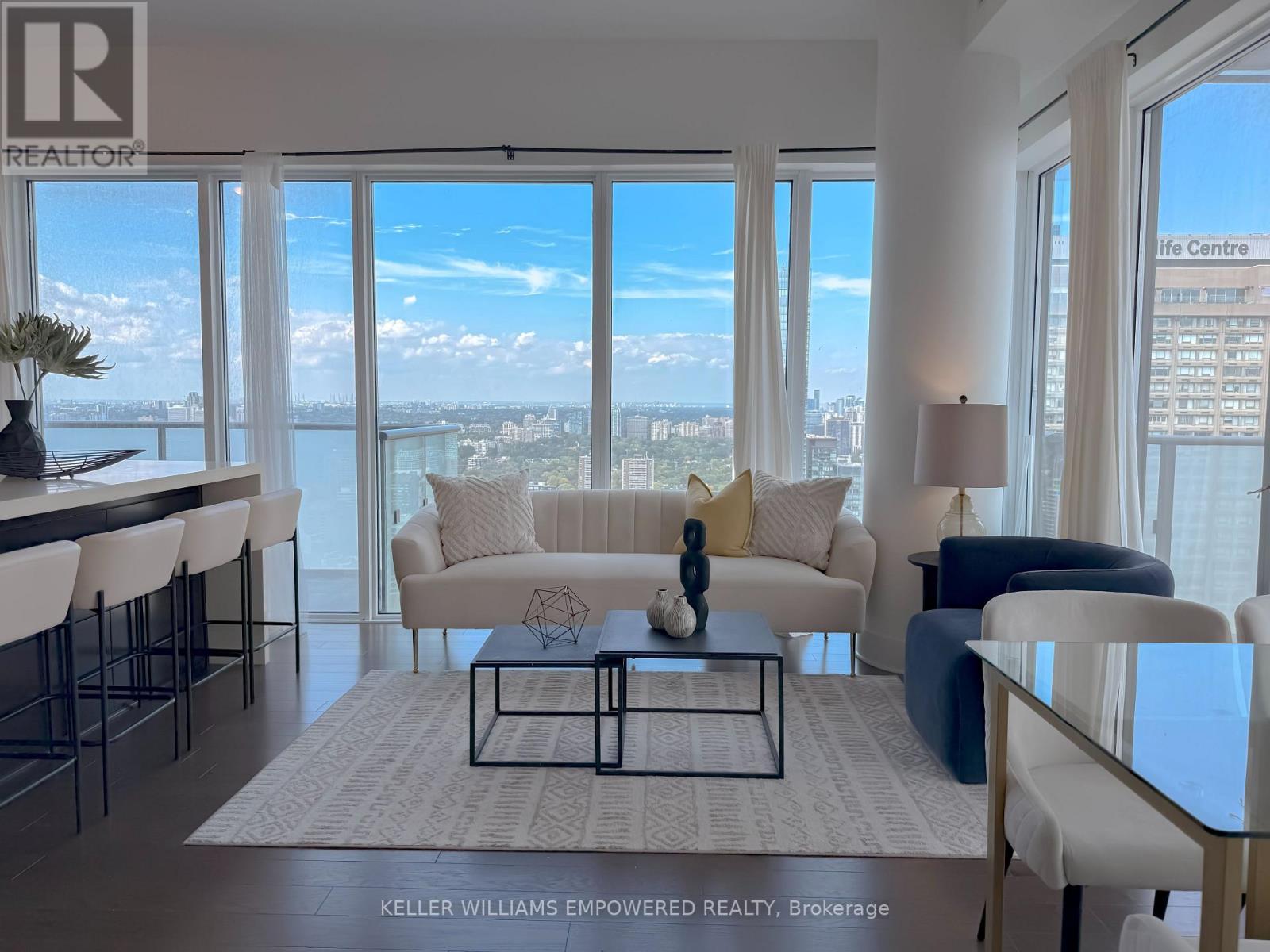 4508 - 1080 Bay Street, Toronto (Bay Street Corridor), Ontario  M5S 0A5 - Photo 2 - C12447492
