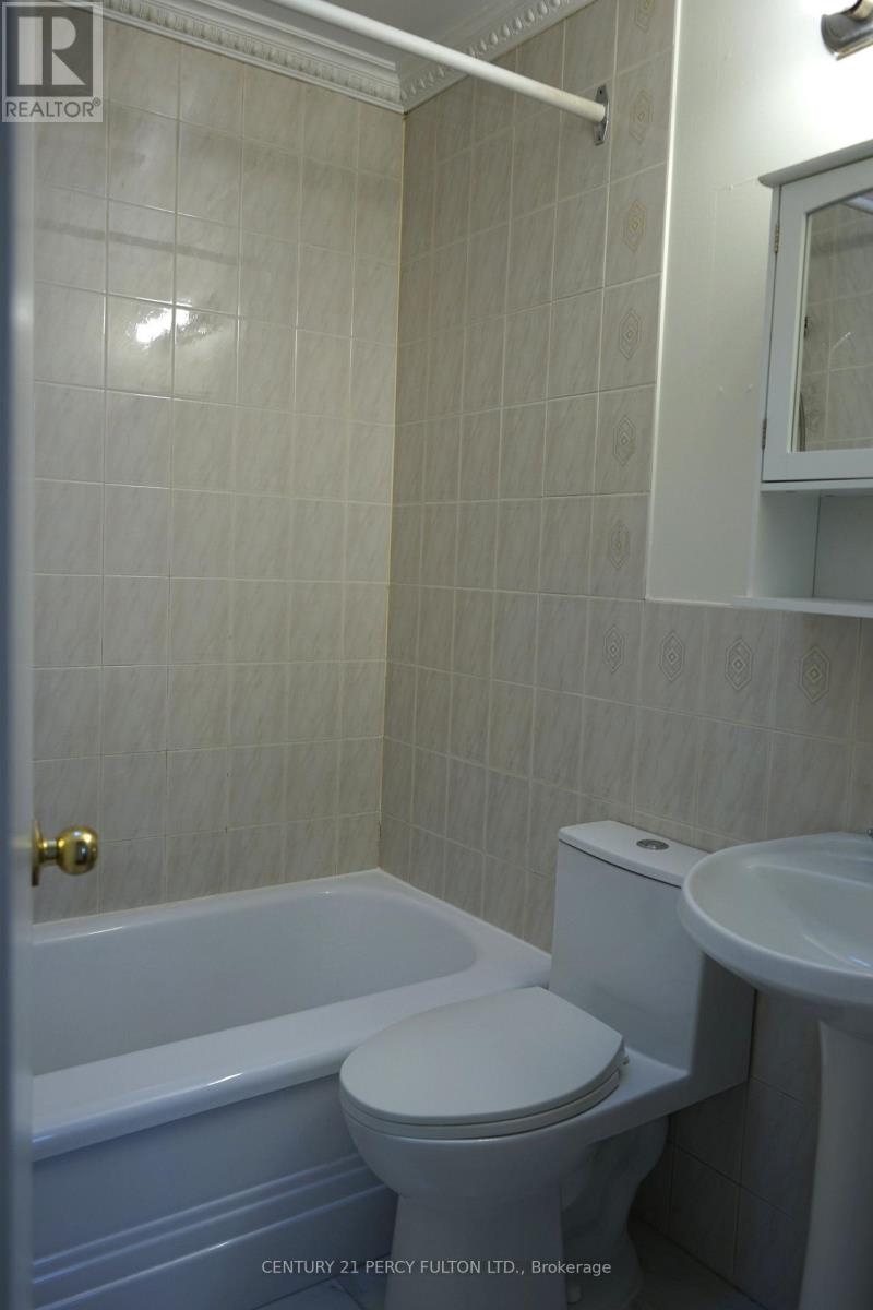 2 - 461 Eglinton Avenue E, Toronto, Ontario  M4P 1M8 - Photo 14 - C12447468