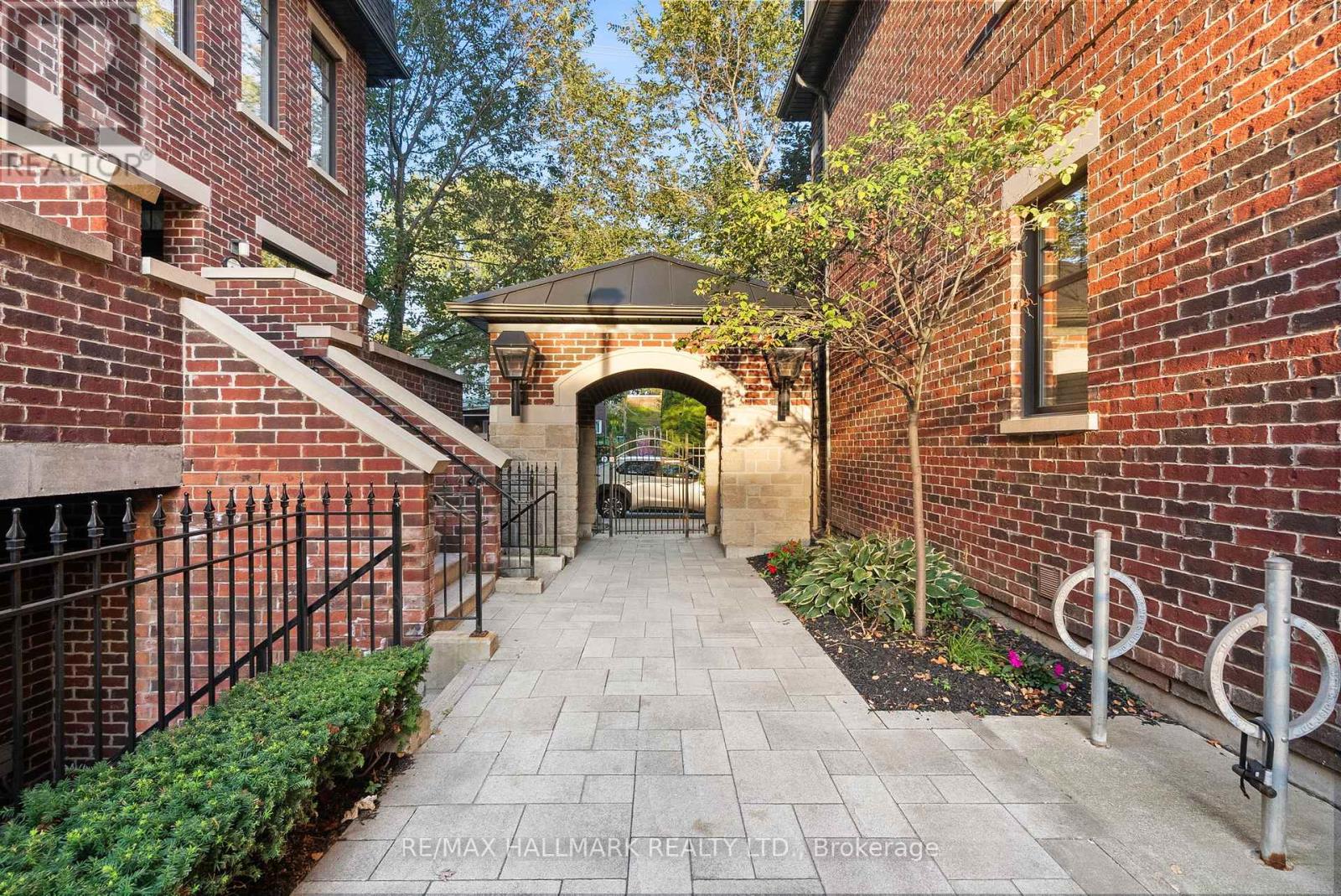 61 - 140 Broadview Avenue, Toronto (South Riverdale), Ontario  M4M 2G2 - Photo 2 - E12447344