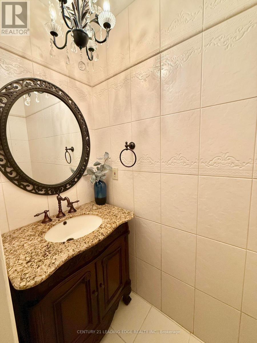 492 Palmtree Crescent, Oshawa, Ontario  L1K 2H3 - Photo 4 - E12447427