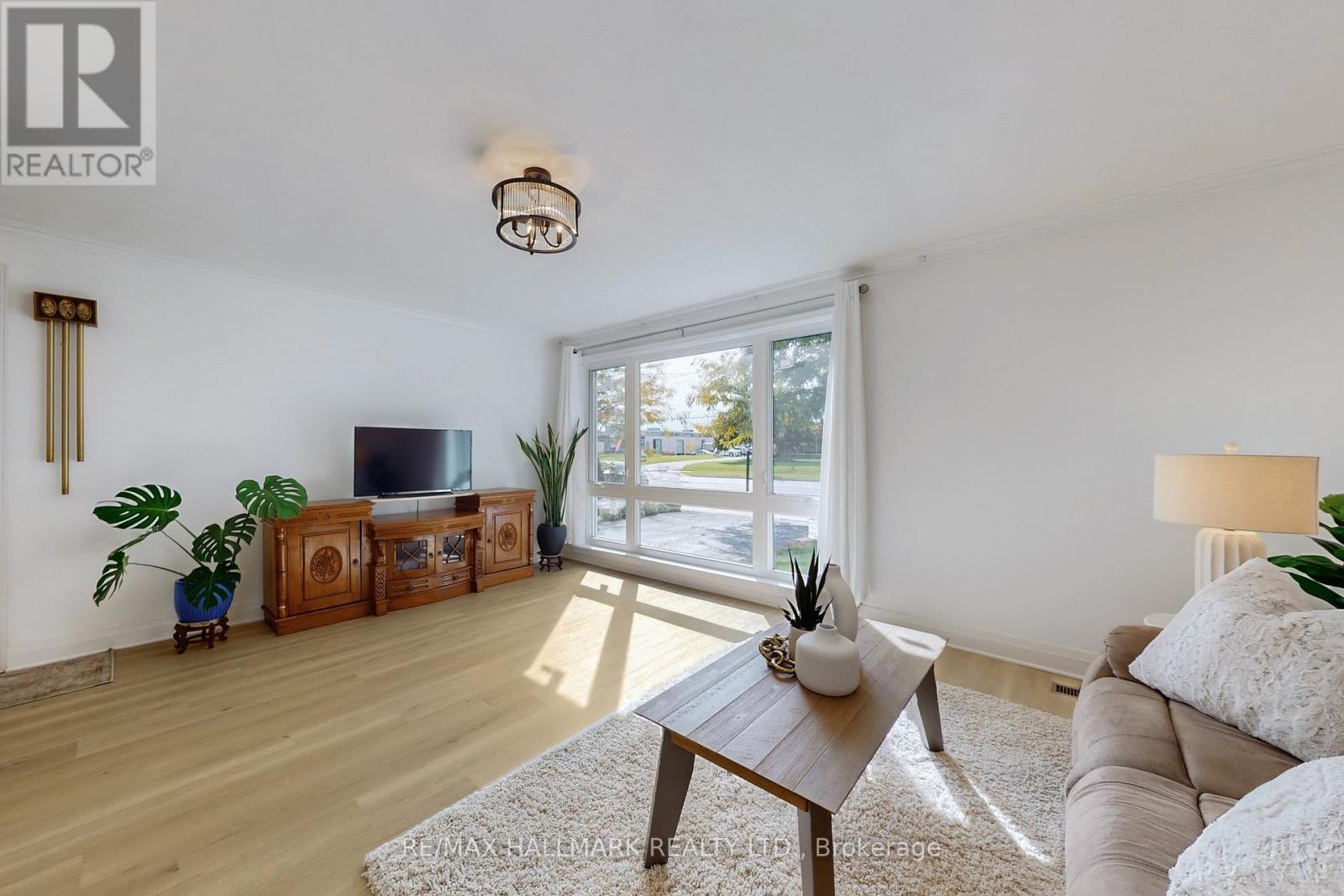 1393 Birchmount Road, Toronto (Dorset Park), Ontario  M1P 2E2 - Photo 3 - E12447428