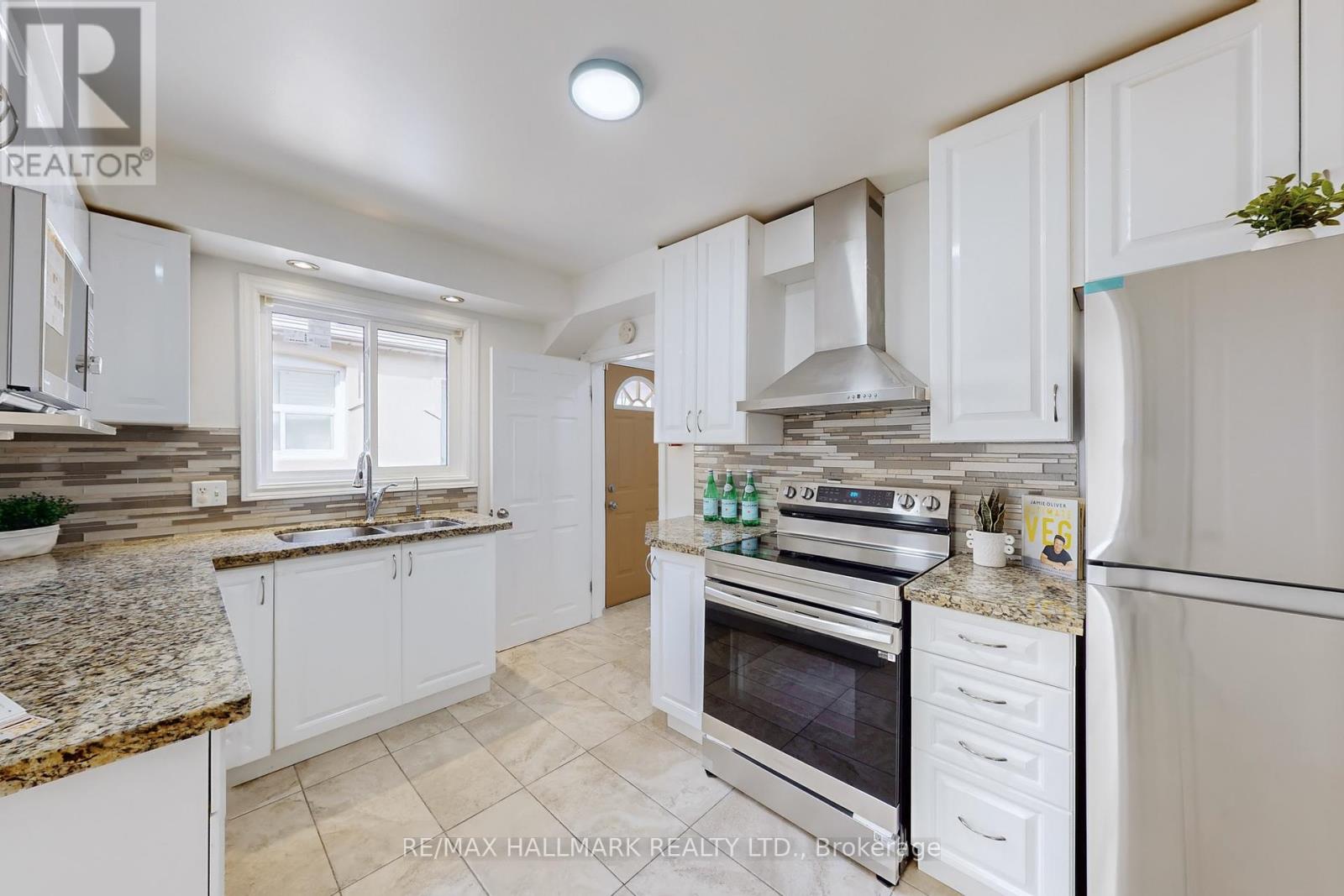 1393 Birchmount Road, Toronto (Dorset Park), Ontario  M1P 2E2 - Photo 9 - E12447428