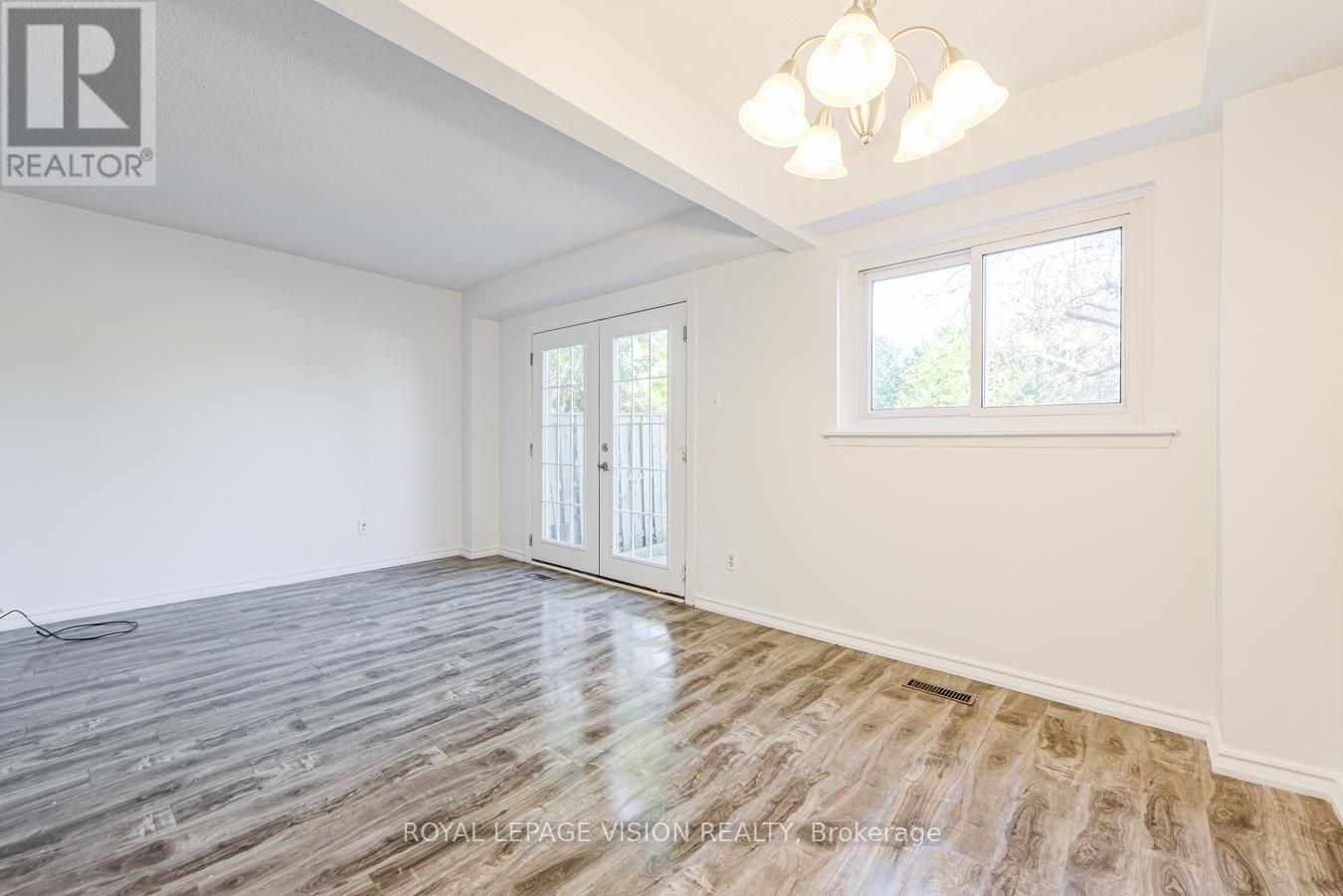 8 - 301 Washburn Way, Toronto (Malvern), Ontario  M1B 1K4 - Photo 11 - E12447451