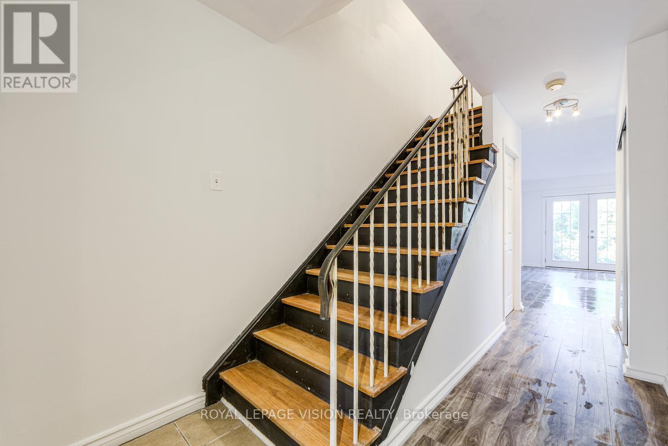 8 - 301 Washburn Way, Toronto (Malvern), Ontario  M1B 1K4 - Photo 14 - E12447451