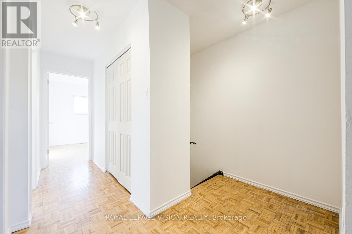 8 - 301 Washburn Way, Toronto (Malvern), Ontario  M1B 1K4 - Photo 15 - E12447451