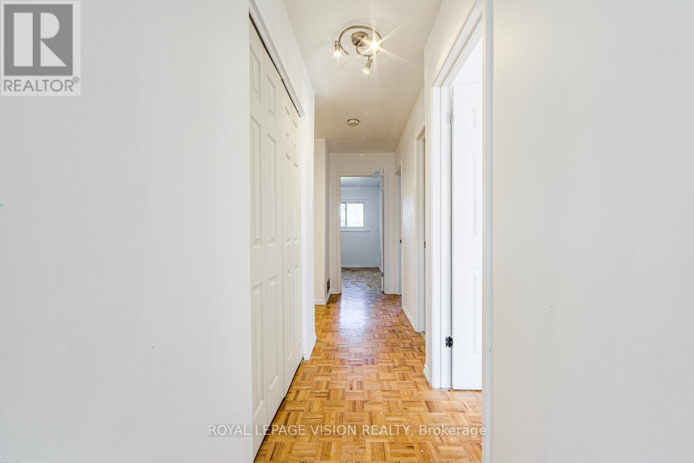 8 - 301 Washburn Way, Toronto (Malvern), Ontario  M1B 1K4 - Photo 21 - E12447451