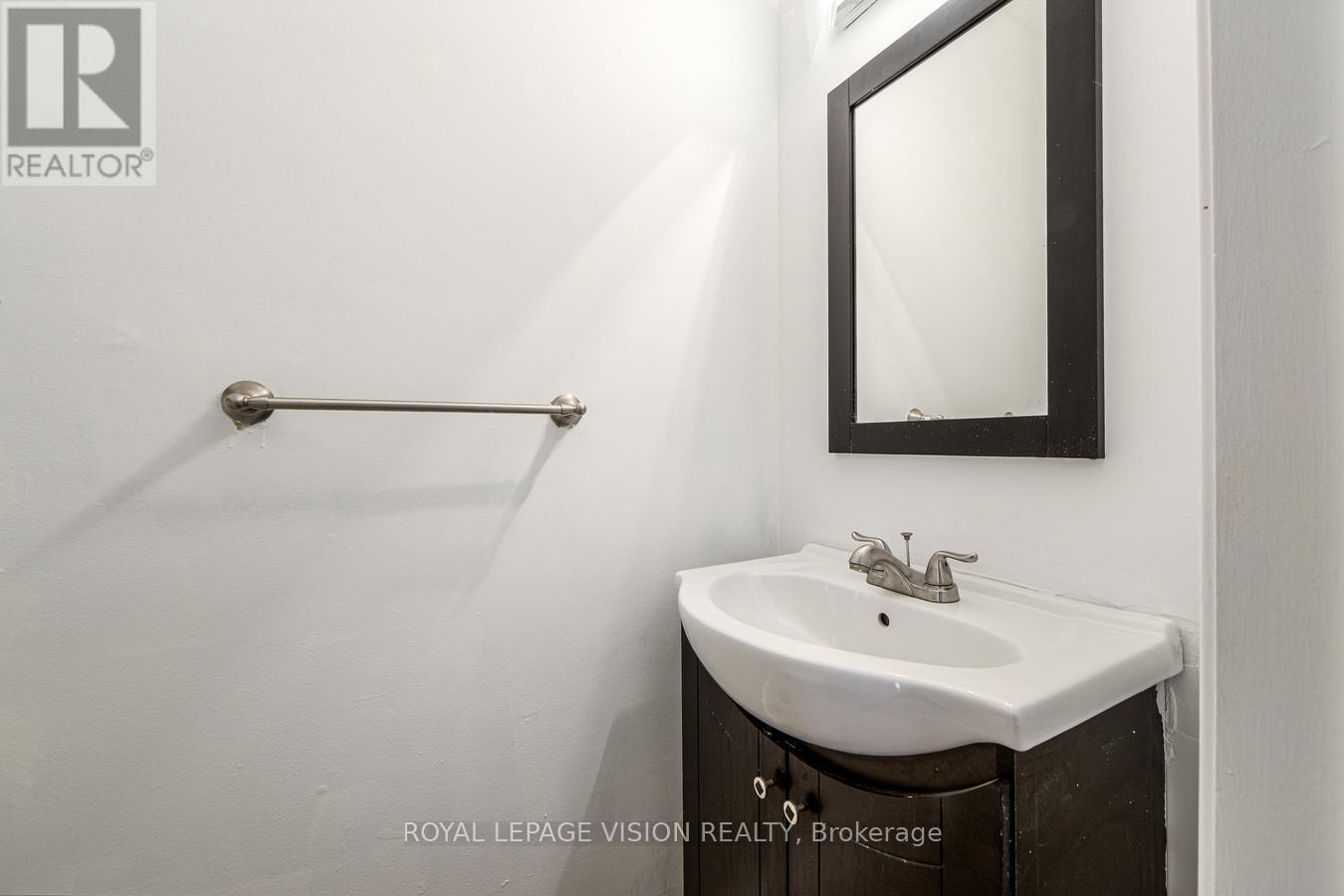8 - 301 Washburn Way, Toronto (Malvern), Ontario  M1B 1K4 - Photo 4 - E12447451