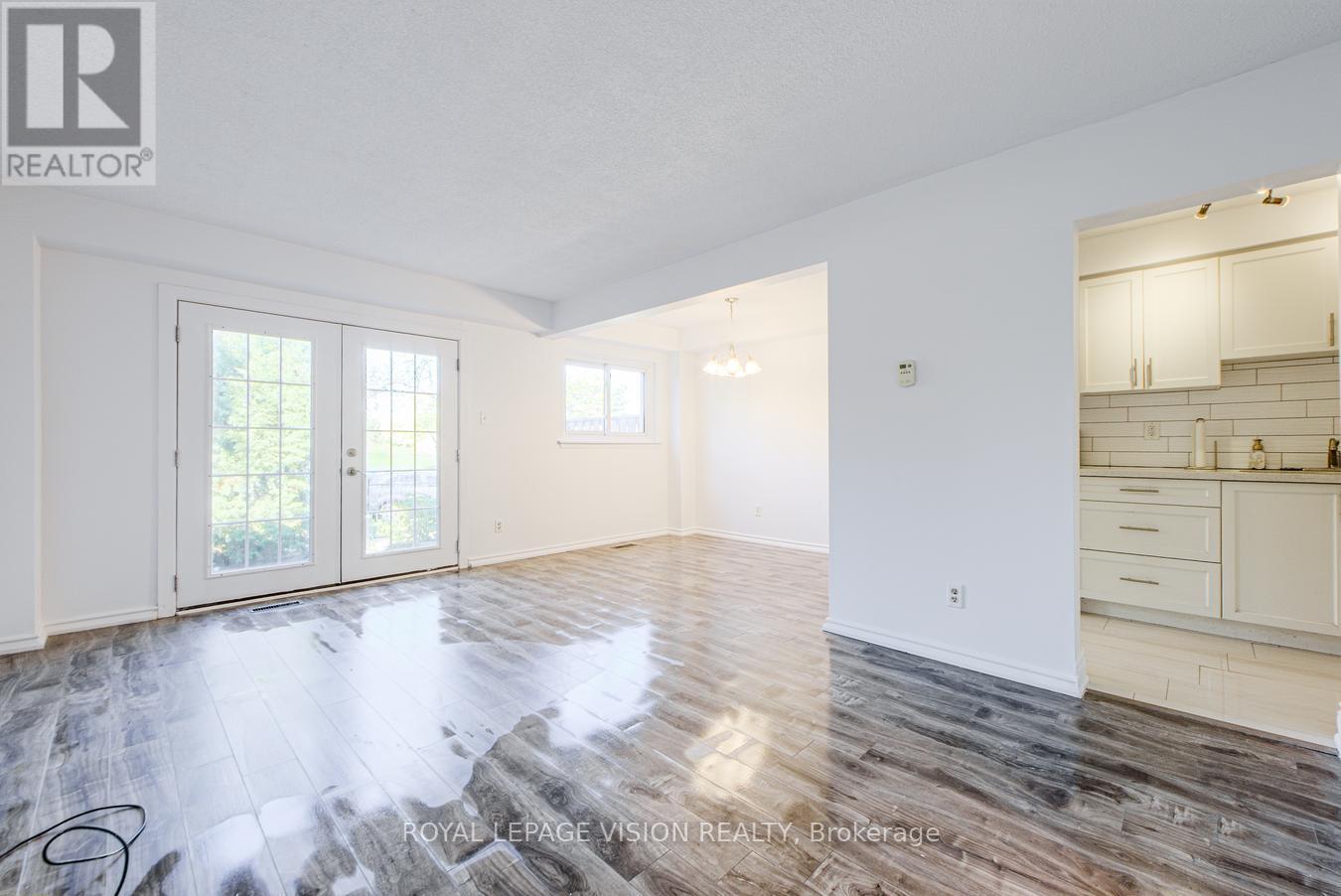 8 - 301 Washburn Way, Toronto (Malvern), Ontario  M1B 1K4 - Photo 7 - E12447451