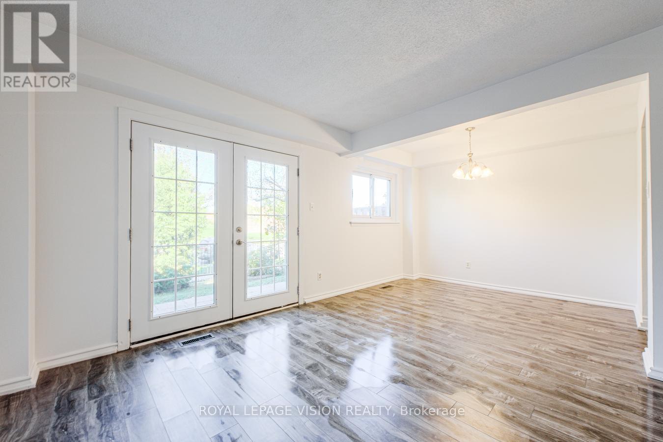 8 - 301 Washburn Way, Toronto (Malvern), Ontario  M1B 1K4 - Photo 8 - E12447451