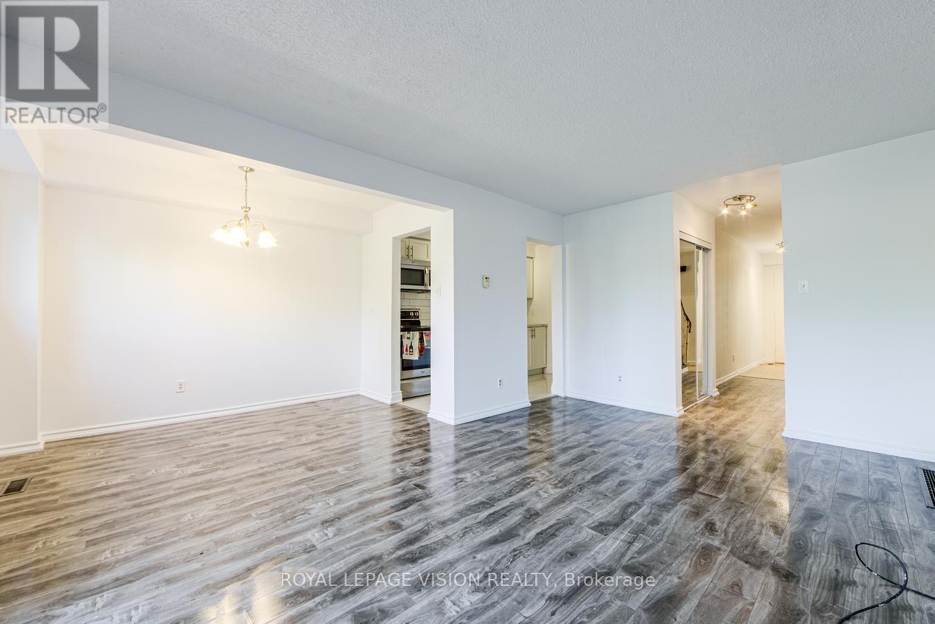 8 - 301 Washburn Way, Toronto (Malvern), Ontario  M1B 1K4 - Photo 9 - E12447451