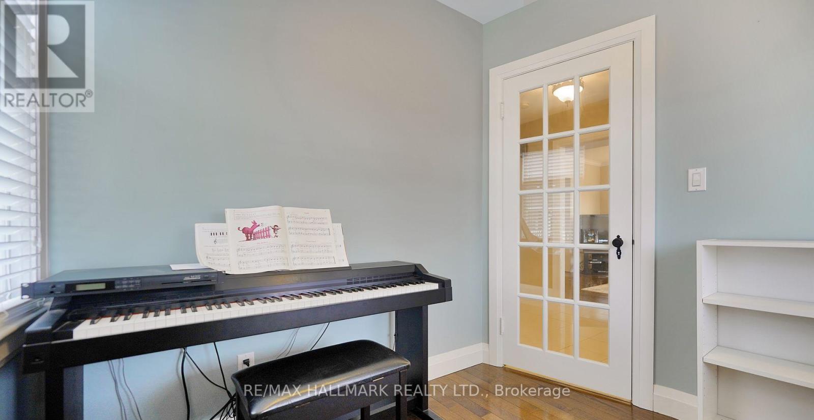 33 Artisan Trail, Markham, Ontario  L6C 3C6 - Photo 12 - N12444395