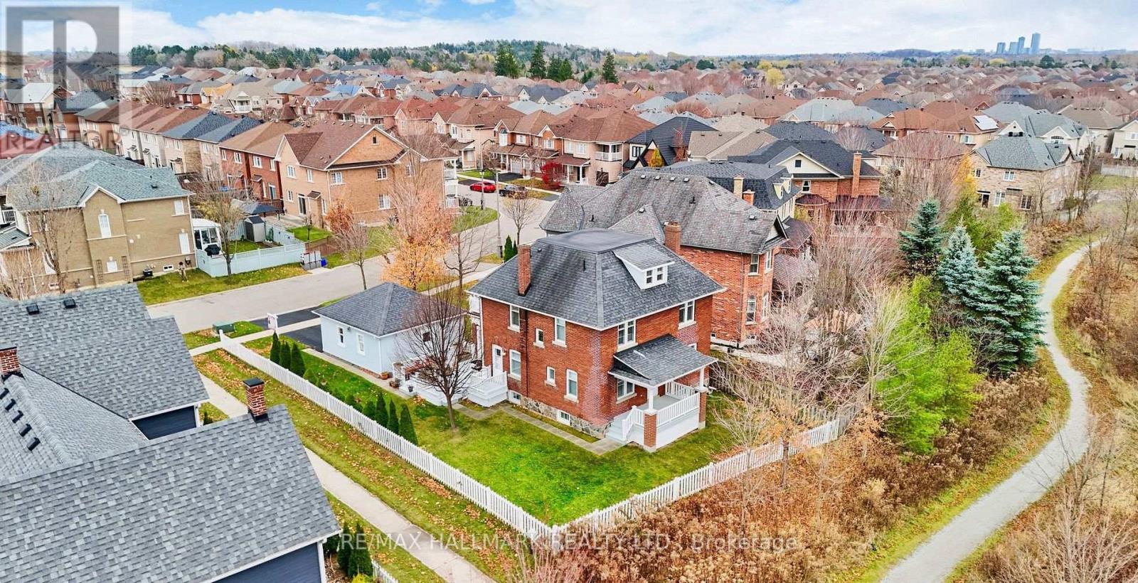 33 Artisan Trail, Markham, Ontario  L6C 3C6 - Photo 31 - N12444395