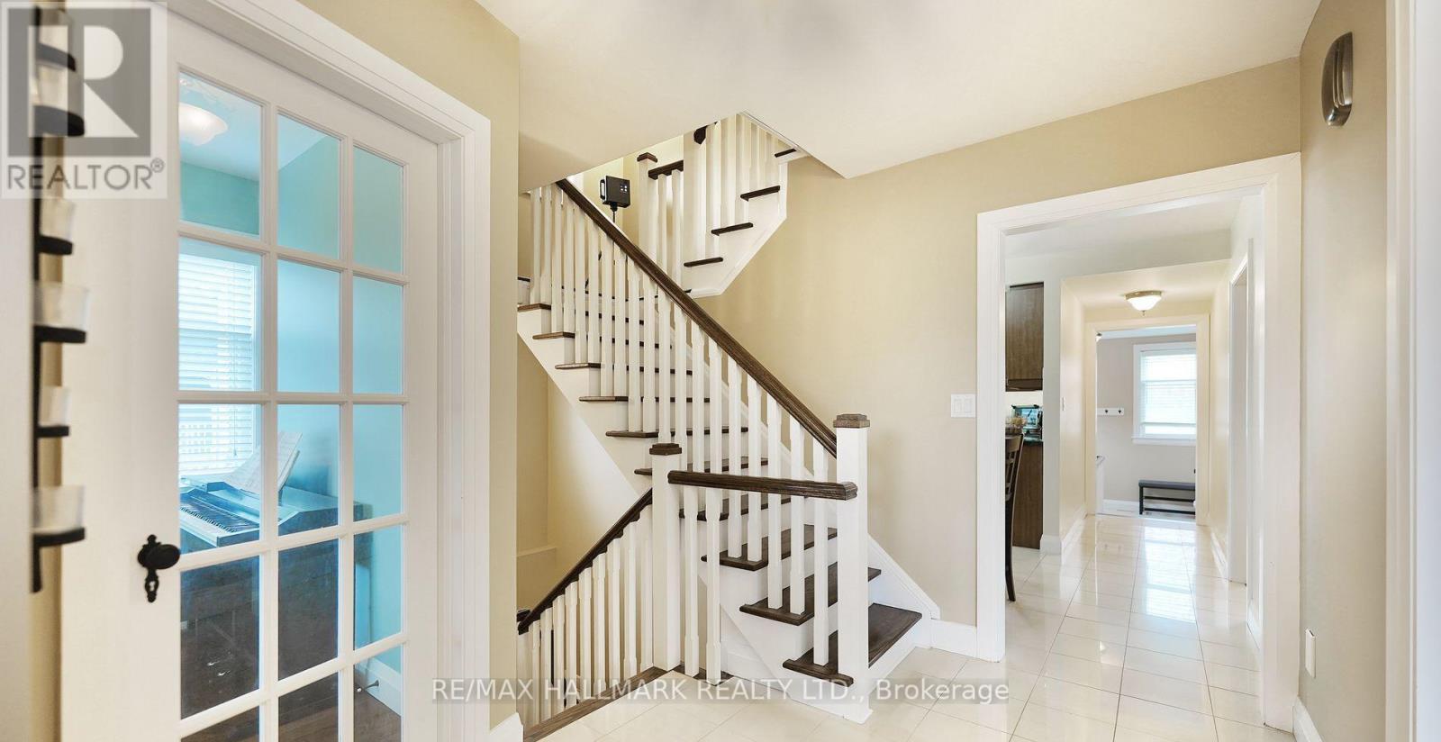 33 Artisan Trail, Markham, Ontario  L6C 3C6 - Photo 13 - N12444395