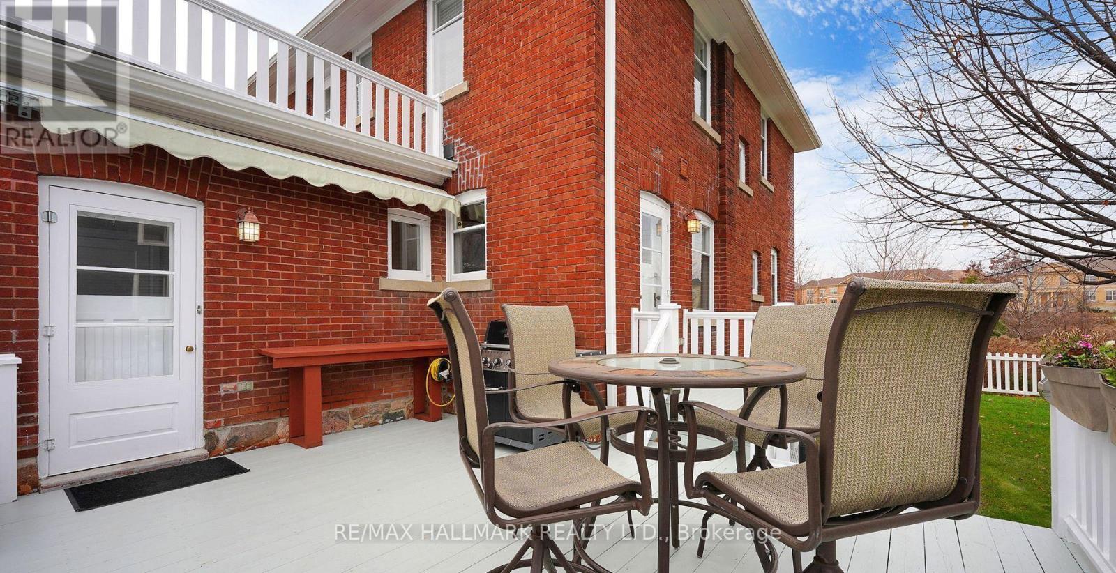 33 Artisan Trail, Markham, Ontario  L6C 3C6 - Photo 3 - N12444395