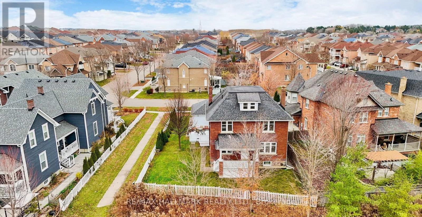 33 Artisan Trail, Markham, Ontario  L6C 3C6 - Photo 32 - N12444395