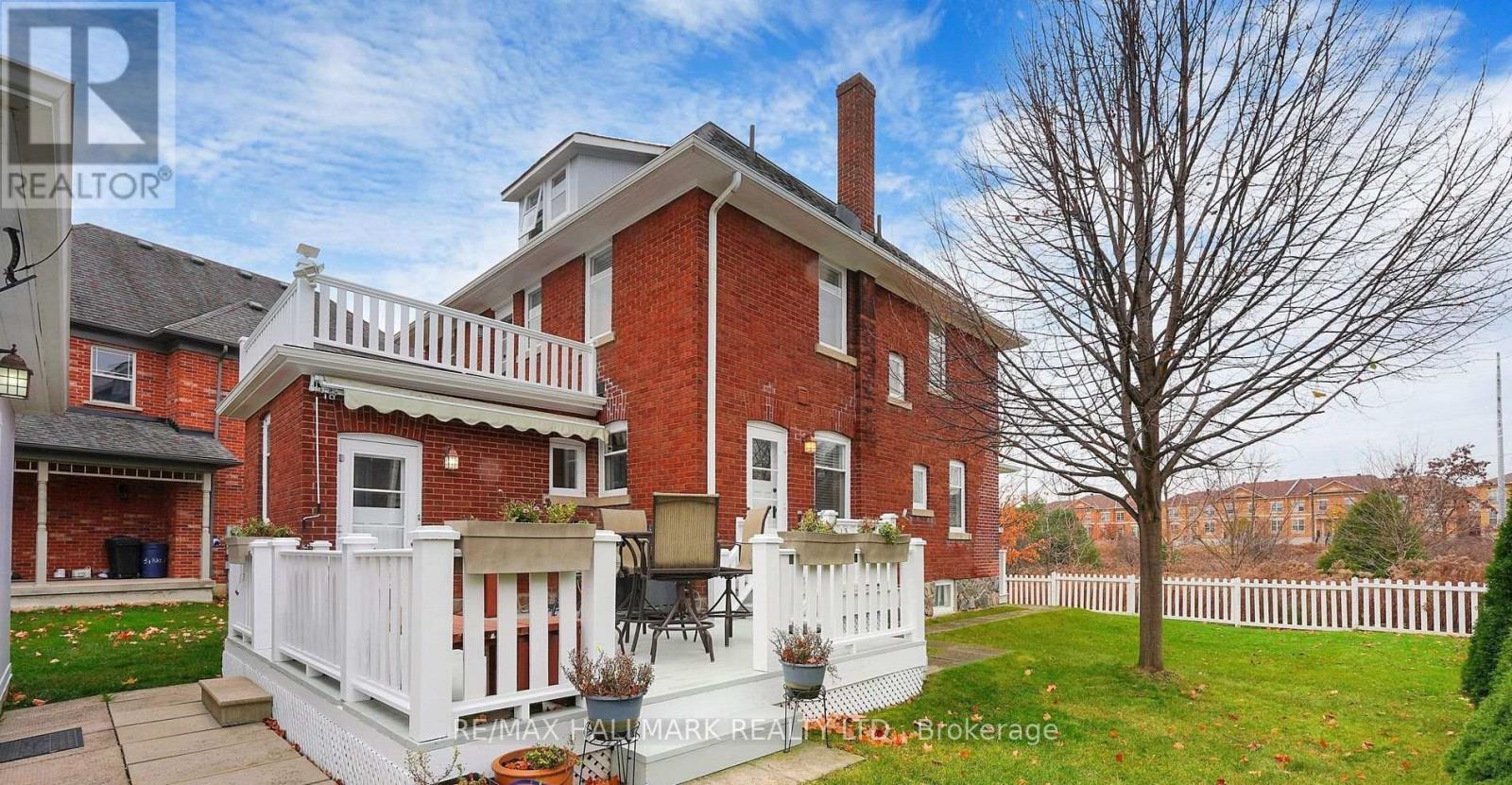 33 Artisan Trail, Markham, Ontario  L6C 3C6 - Photo 1 - N12444395
