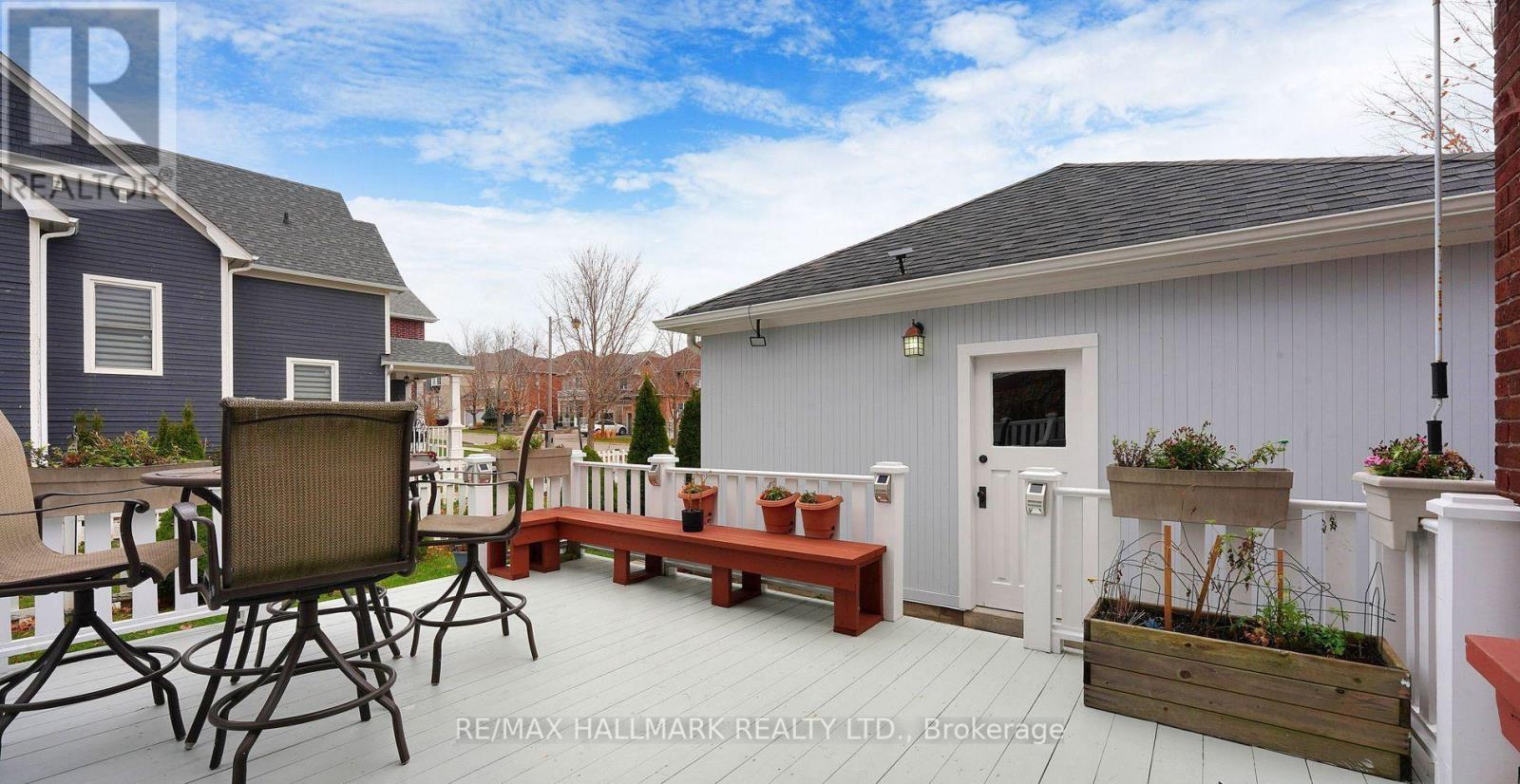 33 Artisan Trail, Markham, Ontario  L6C 3C6 - Photo 2 - N12444395