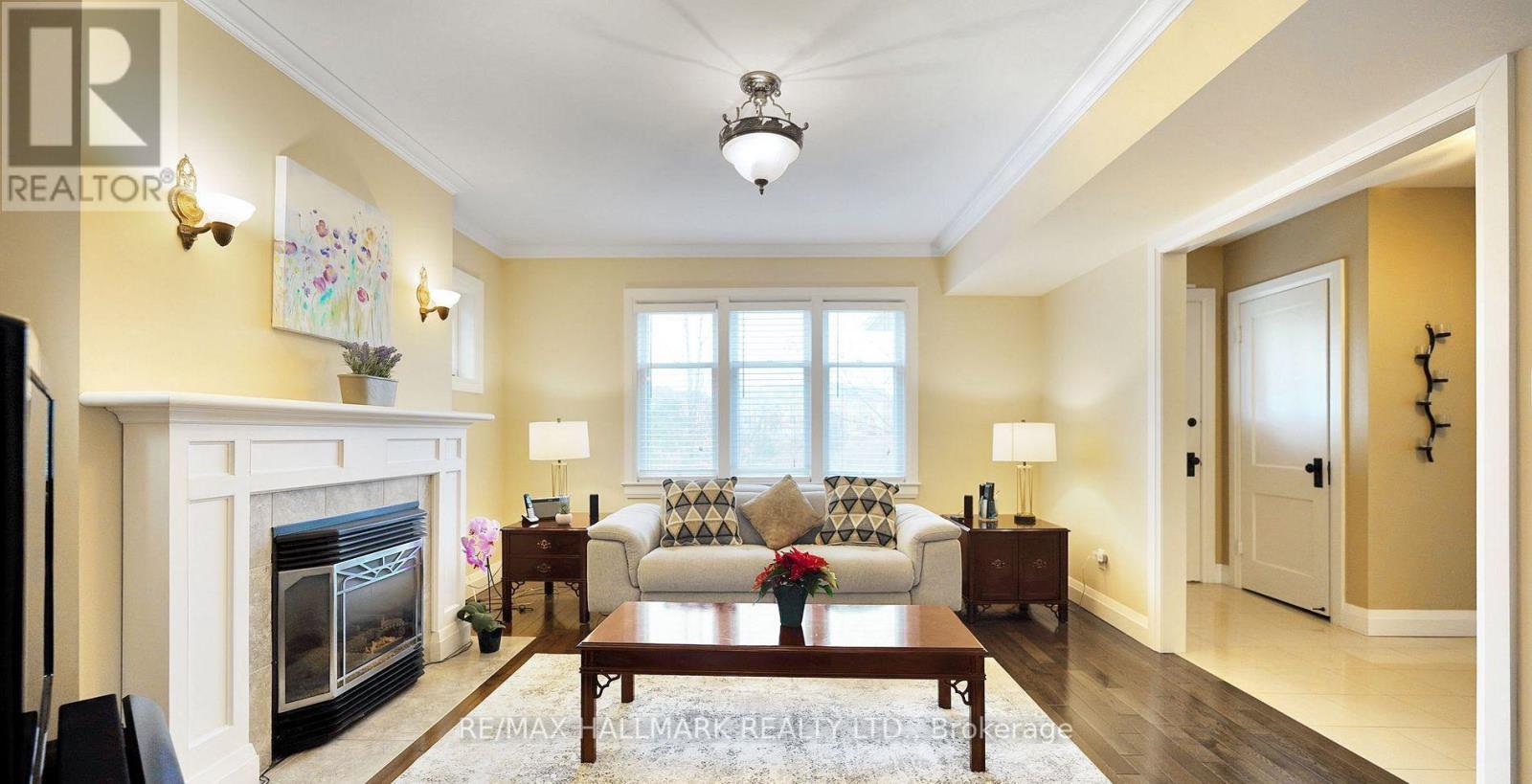 33 Artisan Trail, Markham, Ontario  L6C 3C6 - Photo 5 - N12444395