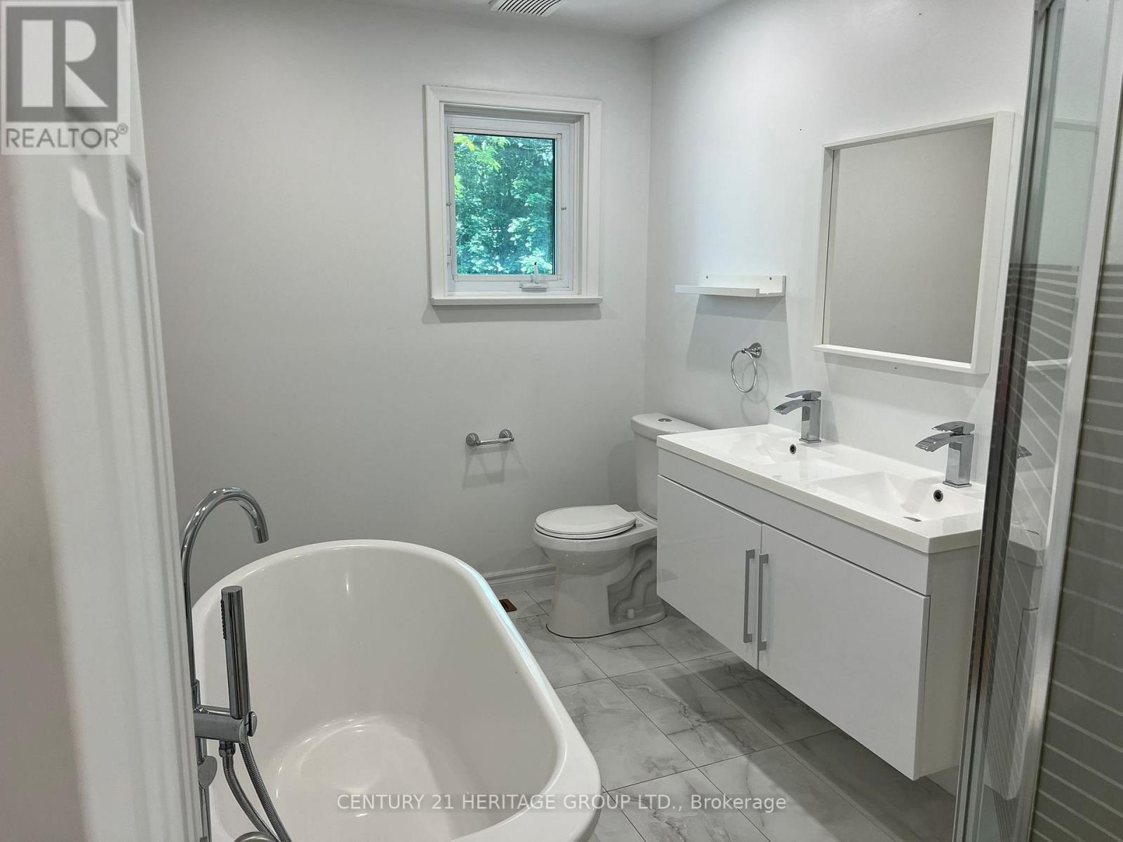 51 Steel Street S, Barrie, Ontario  L4M 2E8 - Photo 8 - S12446806