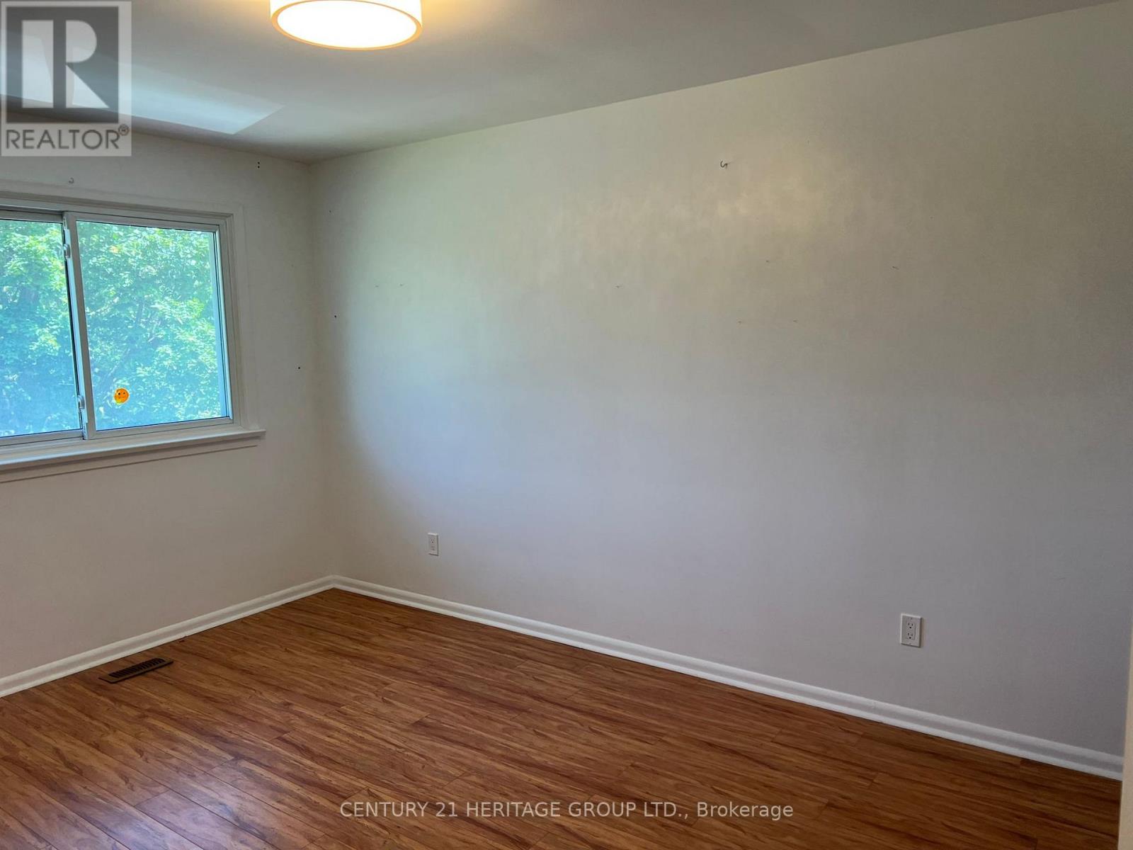 51 Steel Street S, Barrie, Ontario  L4M 2E8 - Photo 10 - S12446806