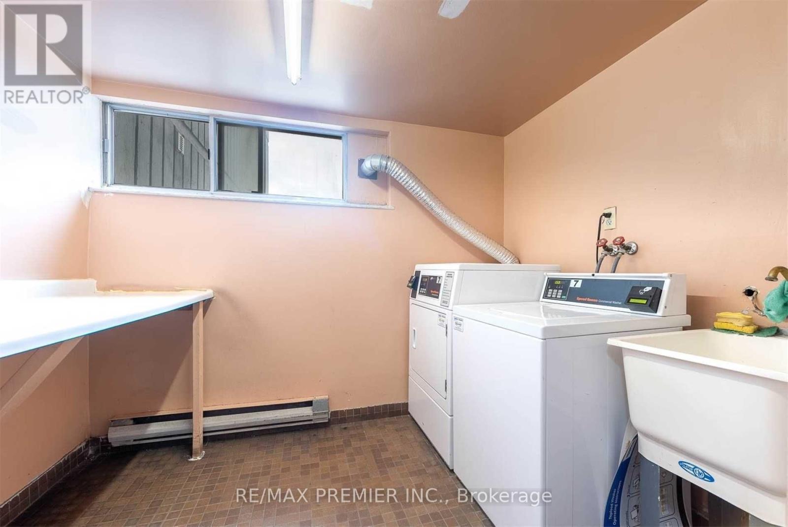 501 - 10 Tobermory Drive, Toronto, Ontario  M3N 2Y5 - Photo 5 - W12447318