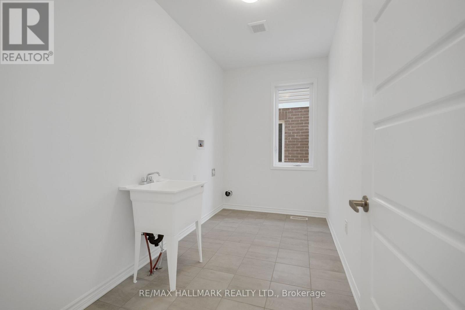 634 Newlove Street, Innisfil, Ontario  L9S 0S2 - Photo 30 - N12447387