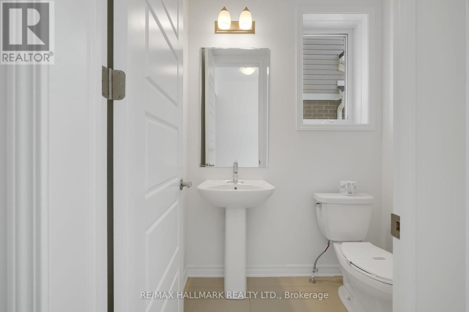 634 Newlove Street, Innisfil, Ontario  L9S 0S2 - Photo 7 - N12447387
