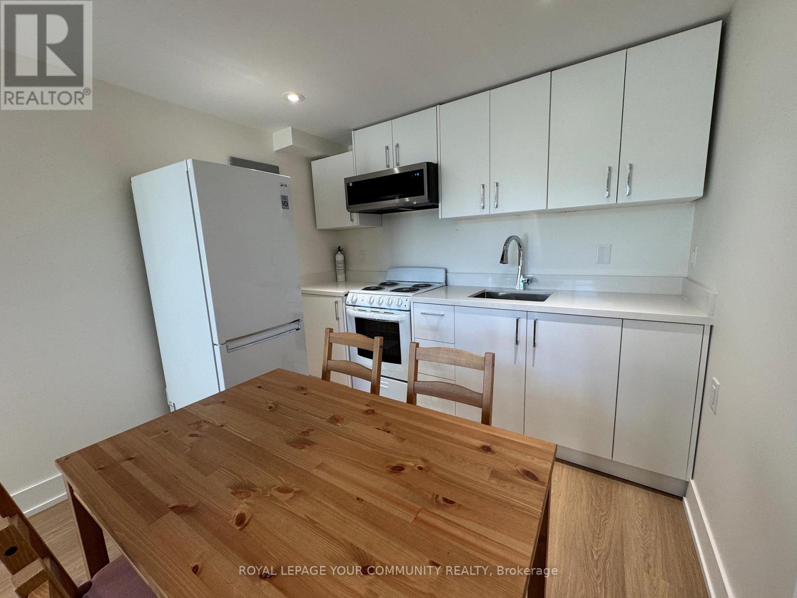 Lower 1 - 145 Harrison Drive, Newmarket, Ontario  L3Y 4P5 - Photo 11 - N12447438