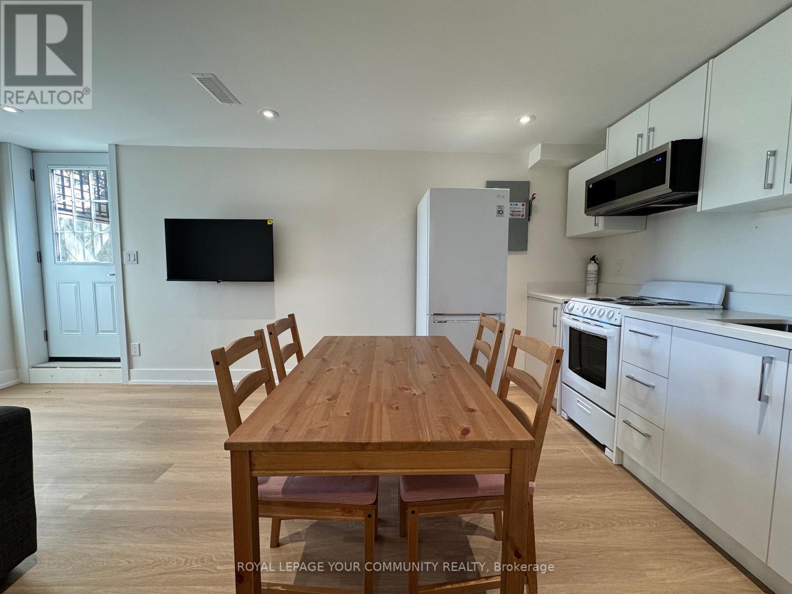 Lower 1 - 145 Harrison Drive, Newmarket, Ontario  L3Y 4P5 - Photo 12 - N12447438