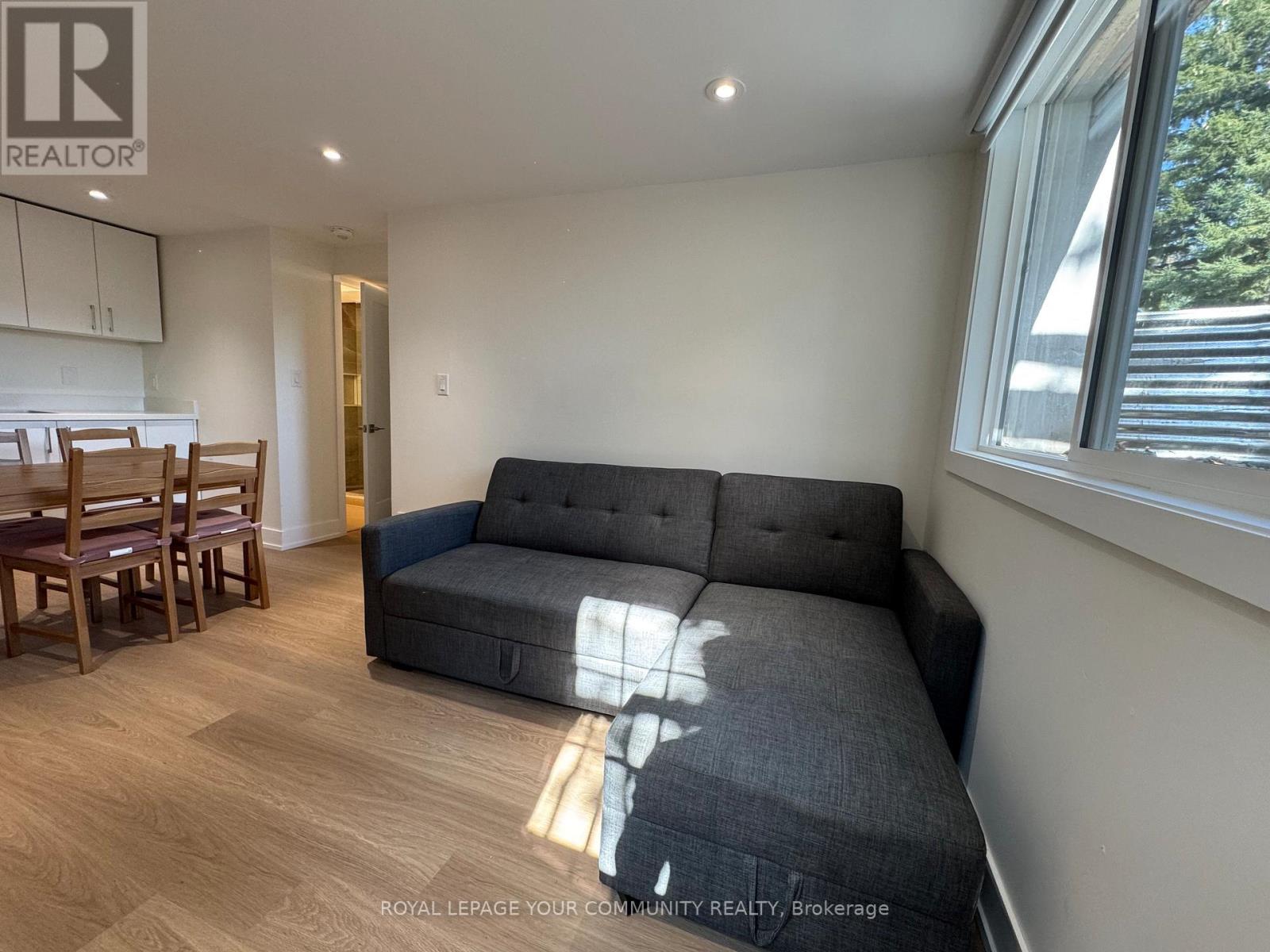 Lower 1 - 145 Harrison Drive, Newmarket, Ontario  L3Y 4P5 - Photo 6 - N12447438