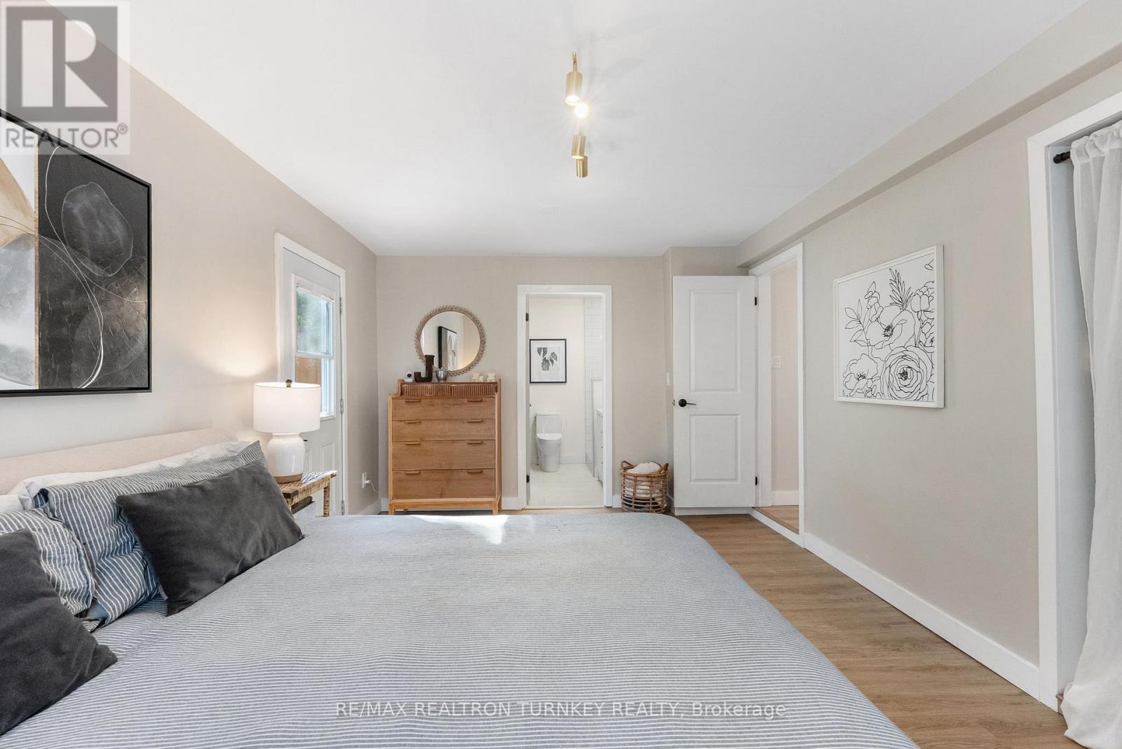 86 Simcoe Street, Essa (Angus), Ontario  L0M 1B0 - Photo 16 - N12447458