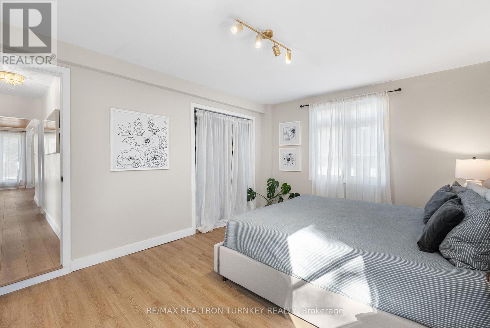 86 Simcoe Street, Essa (Angus), Ontario  L0M 1B0 - Photo 17 - N12447458