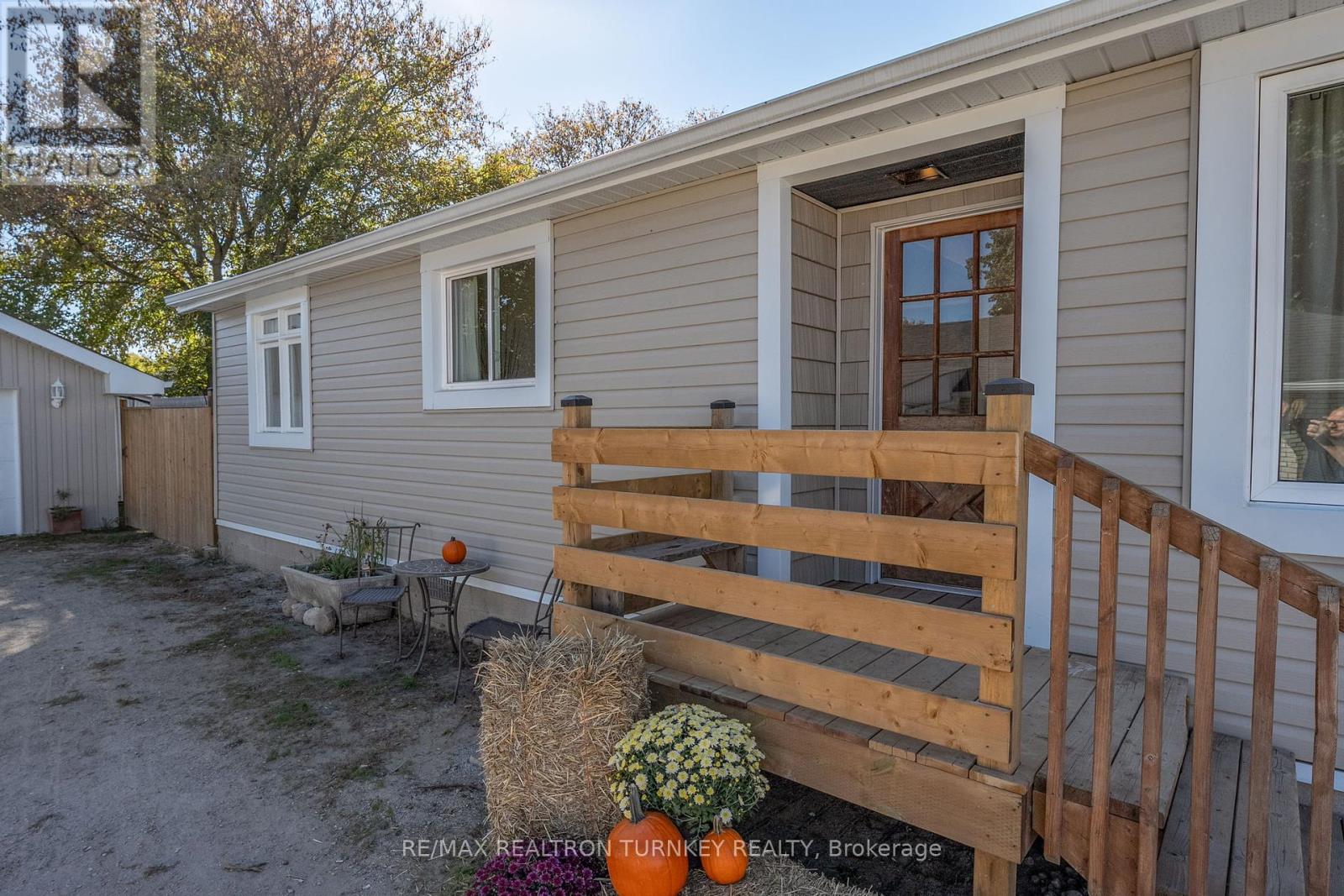 86 Simcoe Street, Essa (Angus), Ontario  L0M 1B0 - Photo 19 - N12447458