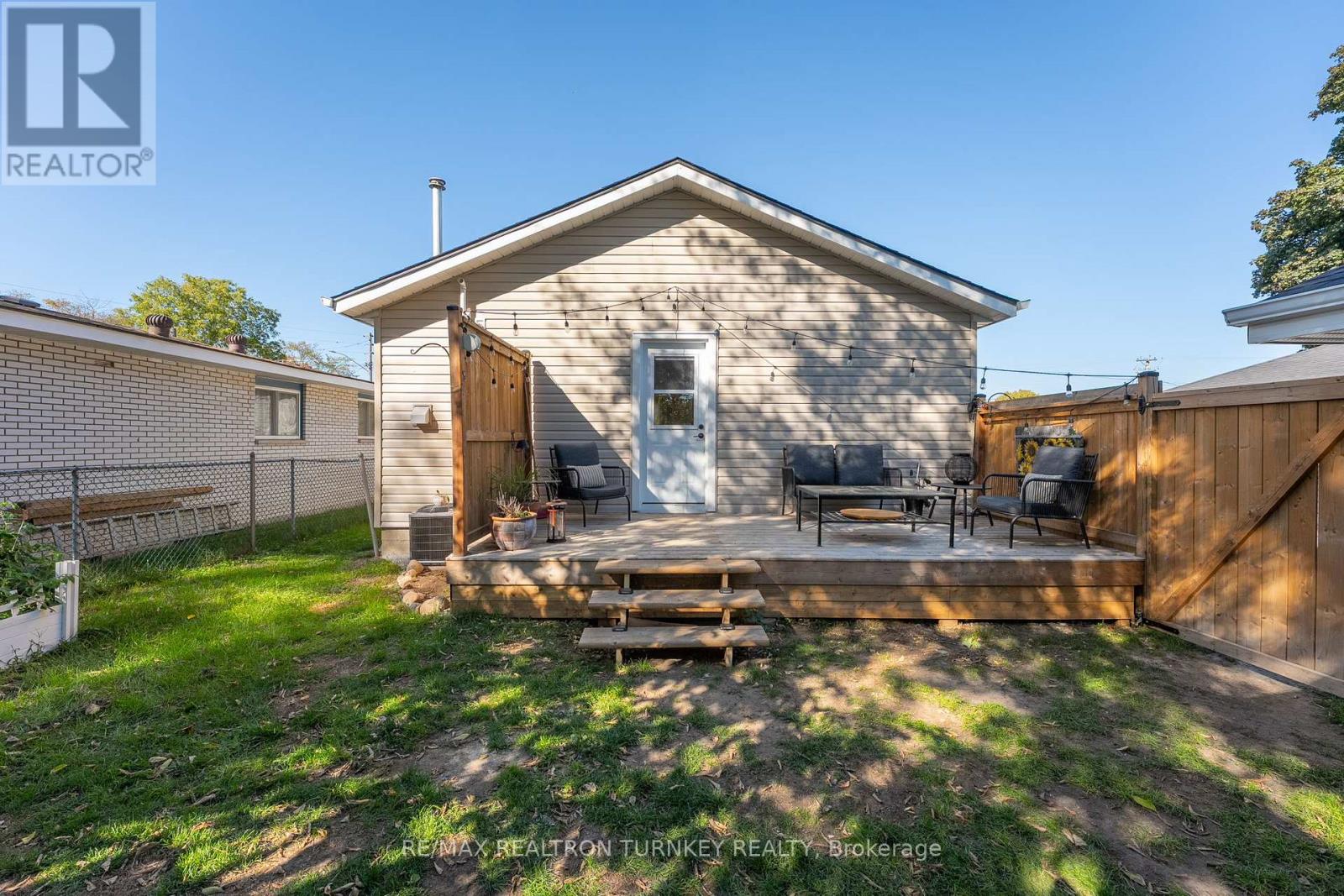 86 Simcoe Street, Essa (Angus), Ontario  L0M 1B0 - Photo 20 - N12447458
