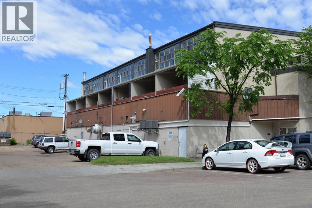 11740 89 Street Nw, Edmonton, Alberta  T5B 3V5 - Photo 2 - A2039433