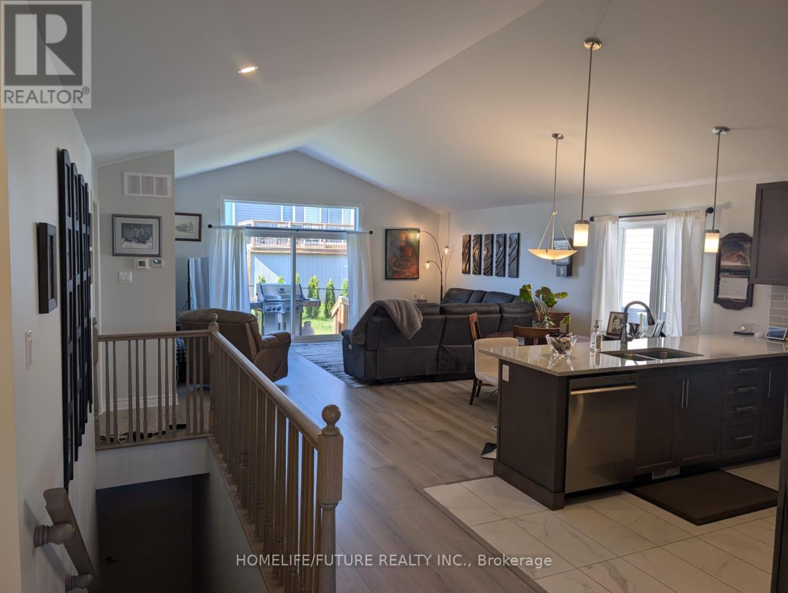 5 Yade Road, Arnprior, Ontario  K7S 0K1 - Photo 5 - X12434938