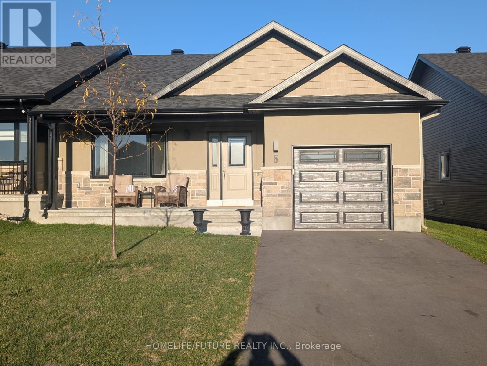 5 Yade Road, Arnprior, Ontario  K7S 0K1 - Photo 2 - X12434938