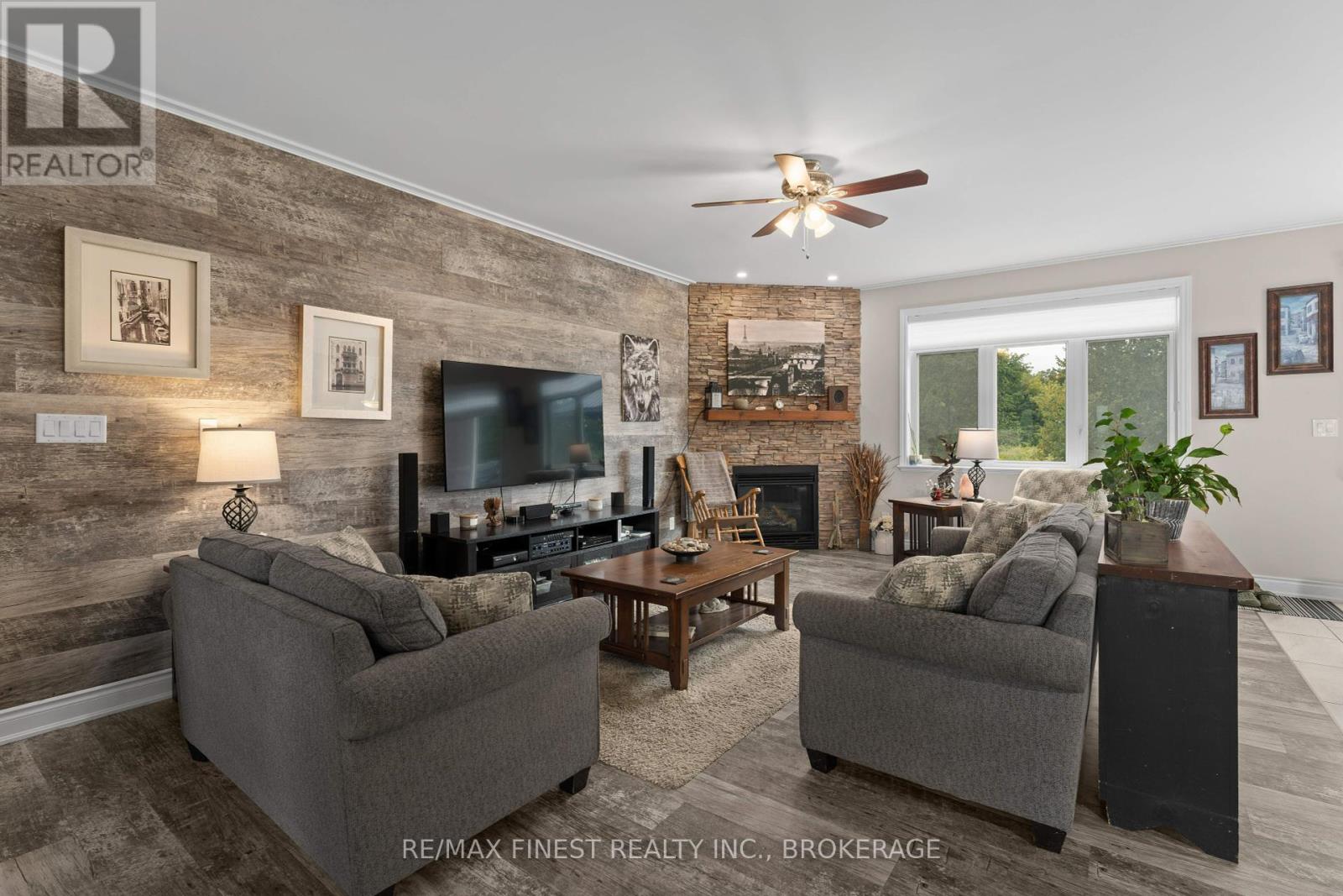 3527 Battersea Road, Frontenac, Ontario  K0H 2H0 - Photo 4 - X12447499