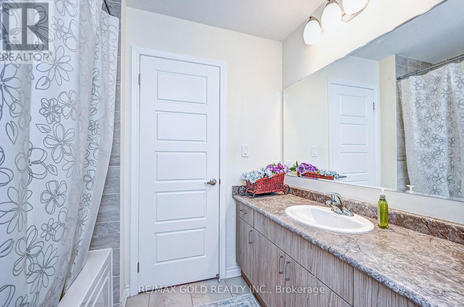 8 Dressage Trail, Cambridge, Ontario  N3E 0C3 - Photo 29 - X12446347