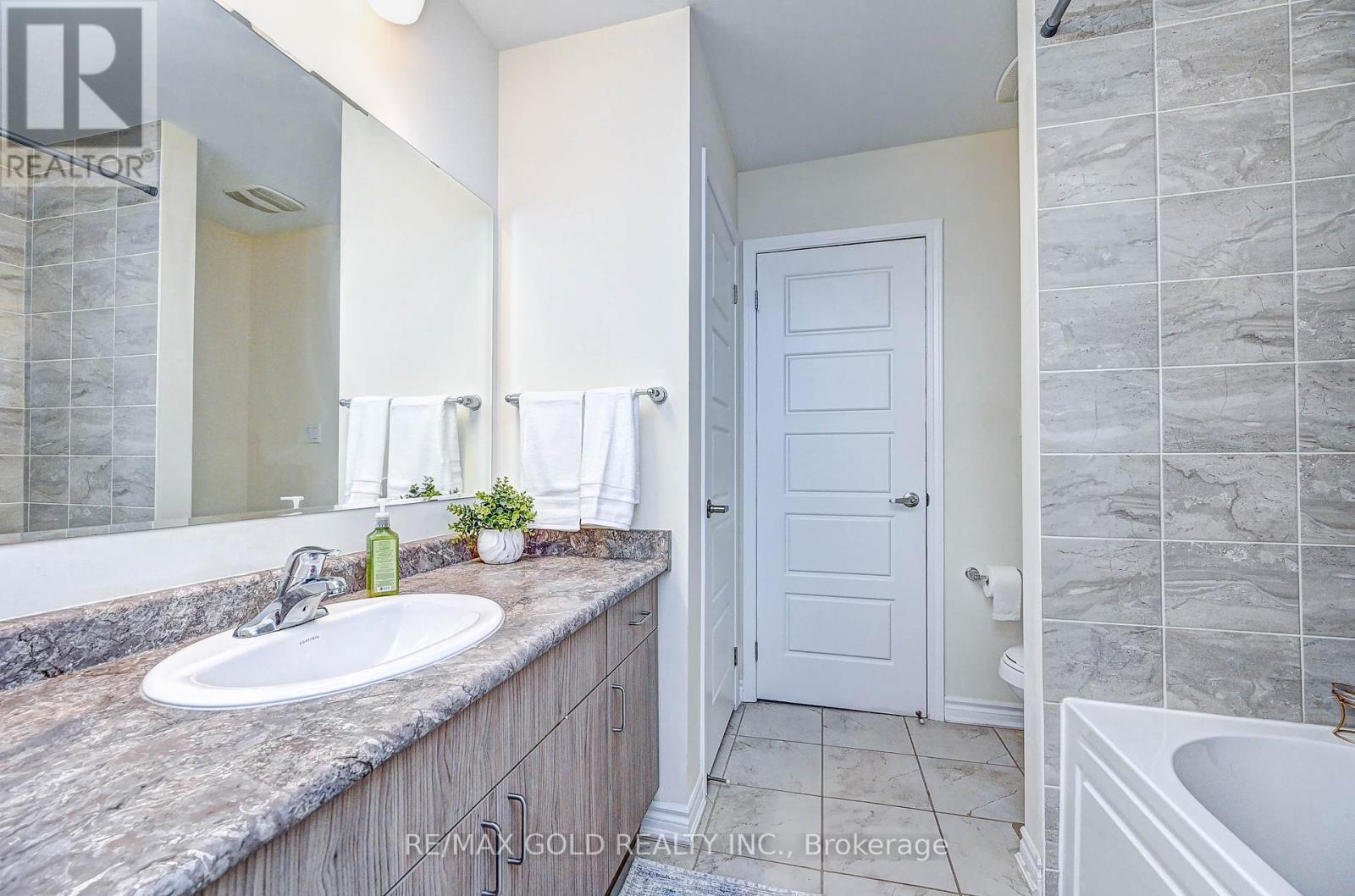 8 Dressage Trail, Cambridge, Ontario  N3E 0C3 - Photo 28 - X12446347