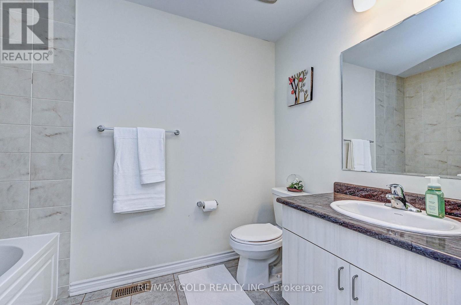 8 Dressage Trail, Cambridge, Ontario  N3E 0C3 - Photo 25 - X12446347