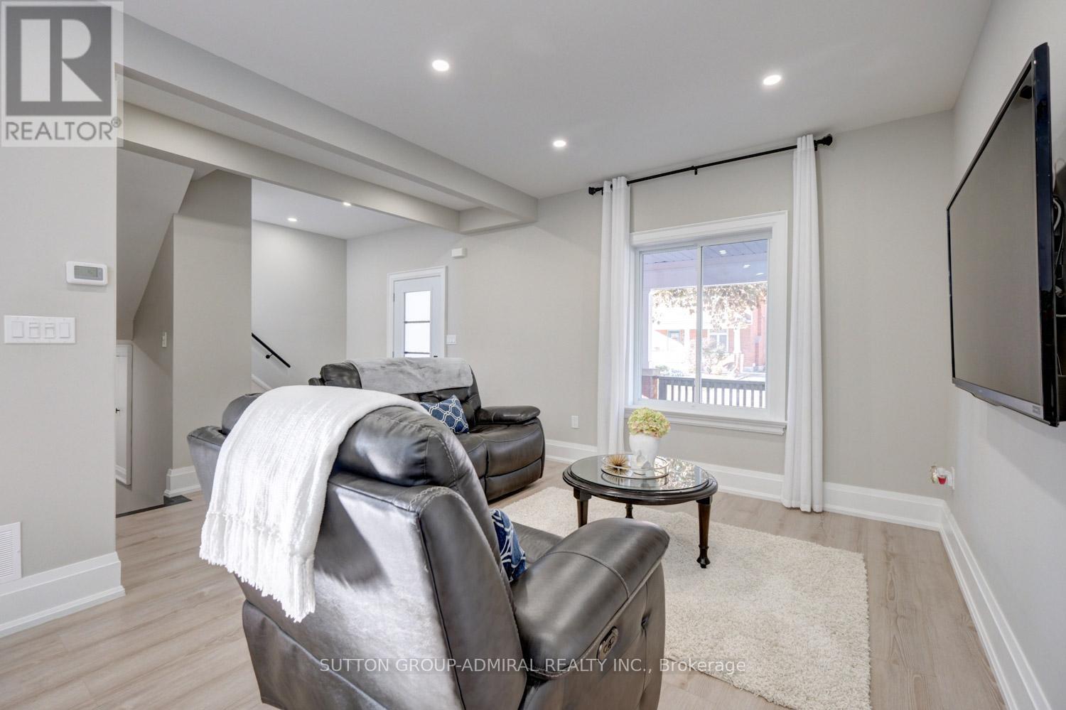 48 Obrien Street, Orillia, Ontario  L3V 5S3 - Photo 7 - S12447424