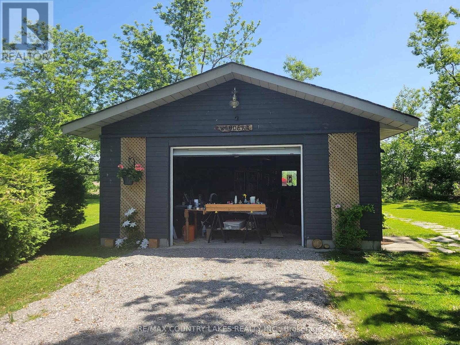 2481 Lakeshore Drive, Ramara (Brechin), Ontario  L0K 1B0 - Photo 24 - S12447470