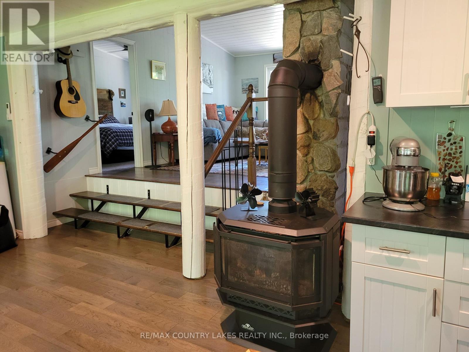 2481 Lakeshore Drive, Ramara (Brechin), Ontario  L0K 1B0 - Photo 7 - S12447470