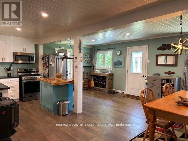 2481 Lakeshore Drive, Ramara (Brechin), Ontario  L0K 1B0 - Photo 8 - S12447470