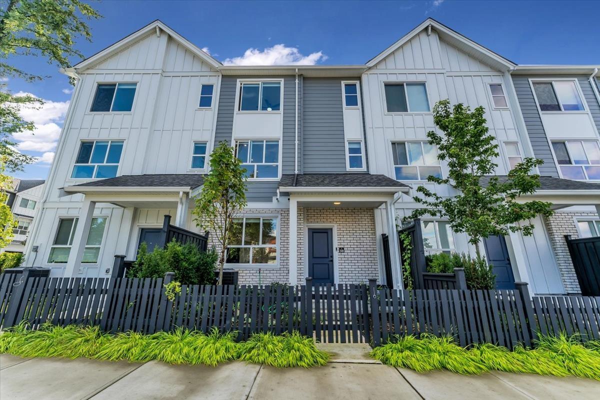 38 17458 100 AVENUE, Surrey, British Columbia